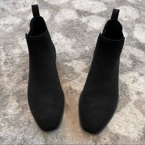 Rothy’s black merino ankle boots, size 8.5